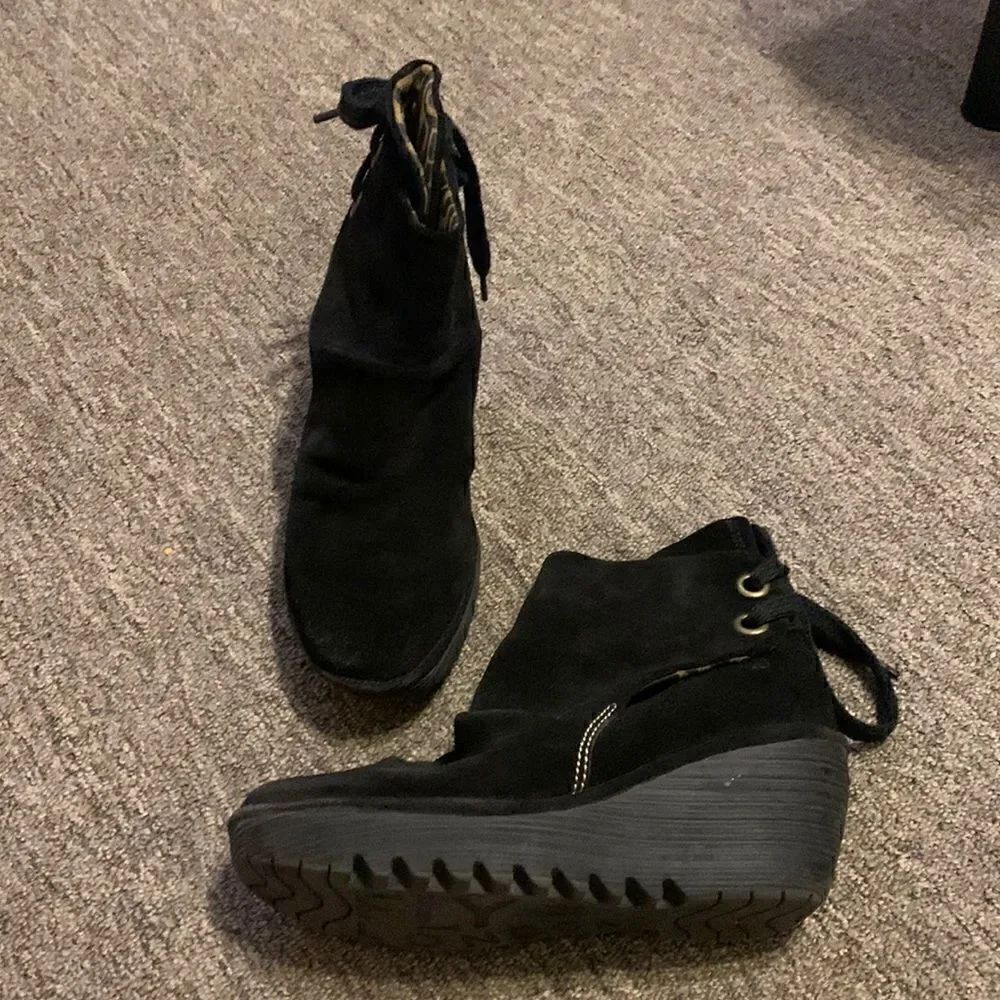 Fly London GUC black suede Yama lace tie back ankle boots Size 37/6.5